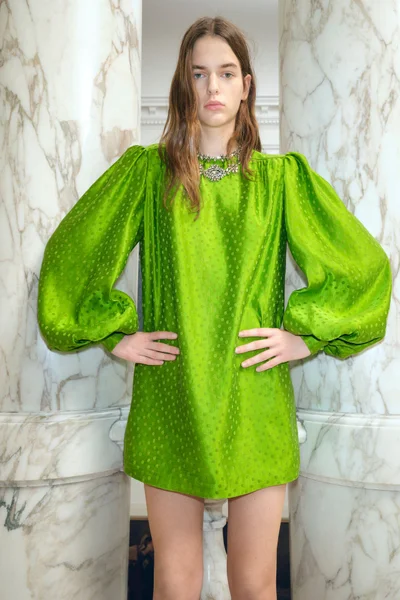 Look 19